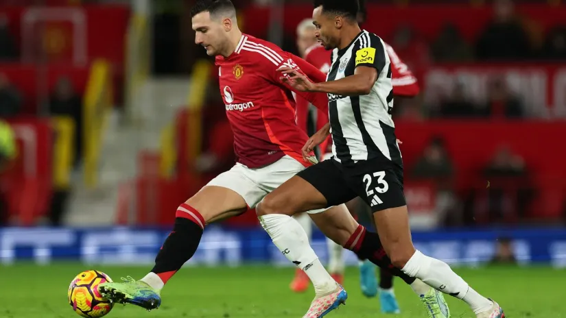 Diogo Dalo (Mančester Junajted) i Džejkob Marfi (Njukasl)